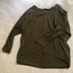 Olive green quarter sleeve light sweater